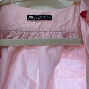 ZARA (XS) pink cropped wrap around blouse! Near perfect condition!